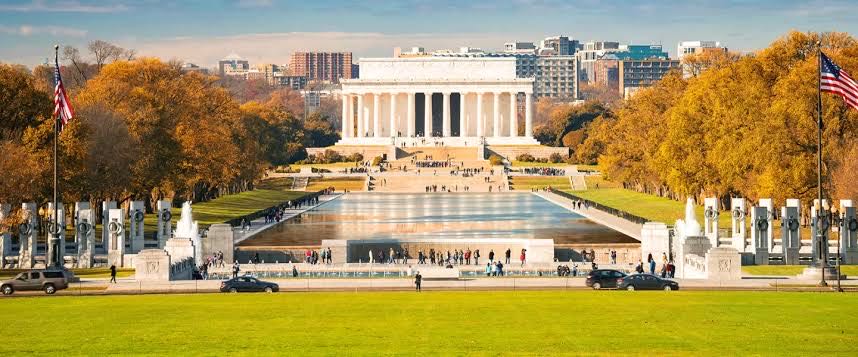 Famous US Attractions: The Top 10 Must-Visit Places in America - you can't say you've truly been to America without visiting these!