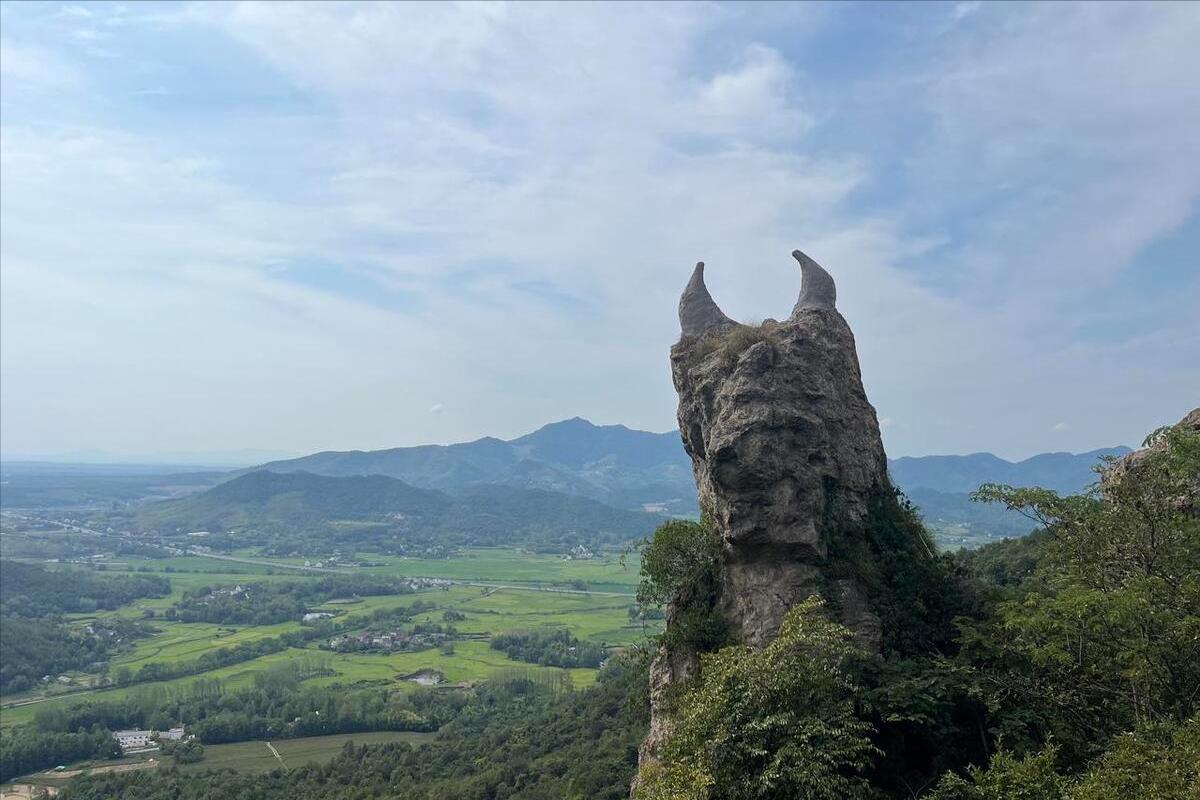 Wuhu Travel Guide: 2025 Complete Guide to Wuhu's 8 Must-Visit Hidden Gems - Fireworks Ancient Town × Cliff Walkway × Vast Flower Fields
