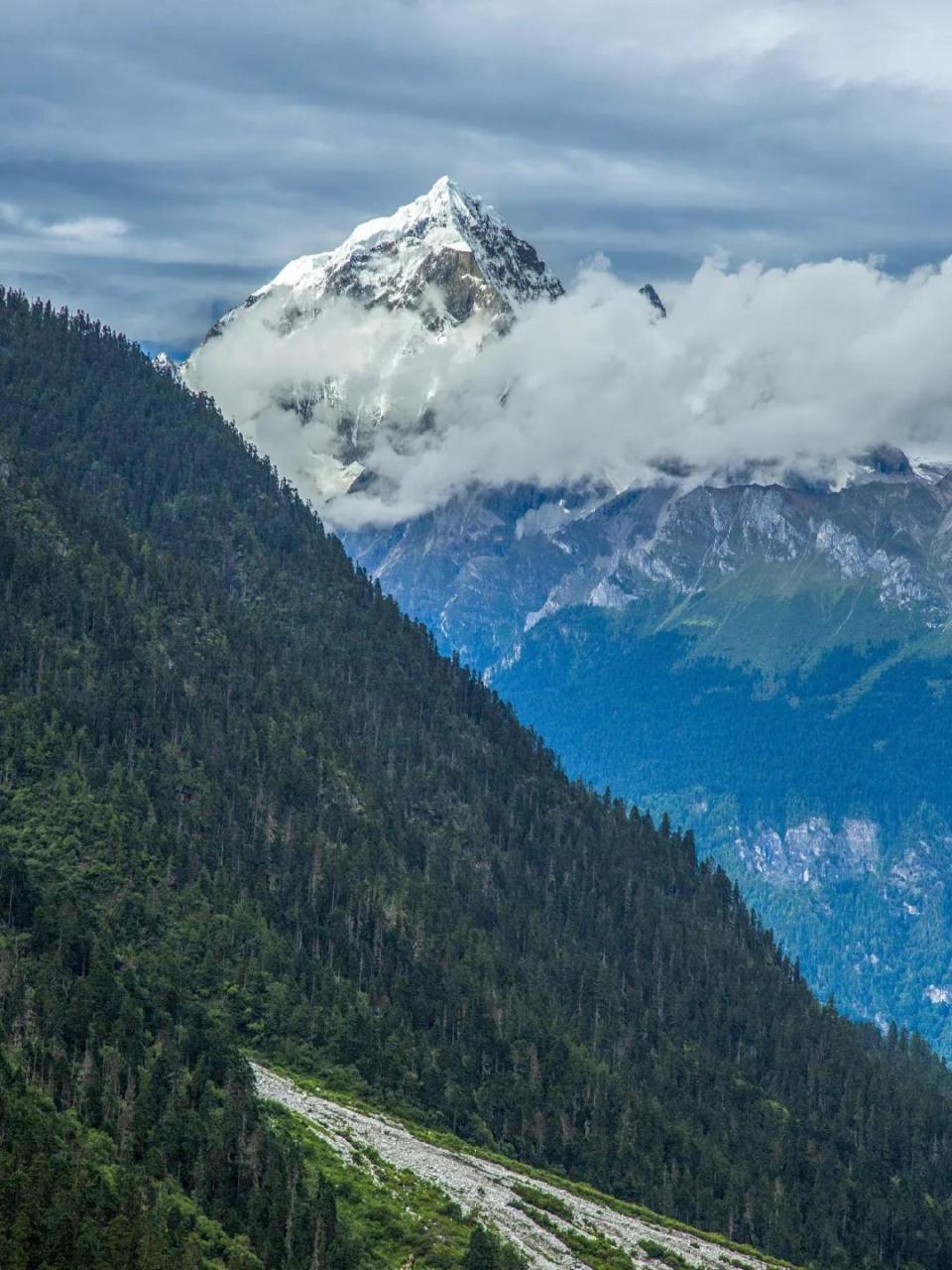 Tropical Islands: The 6 Most Beautiful Islands in the World, 2 of Which Are in China