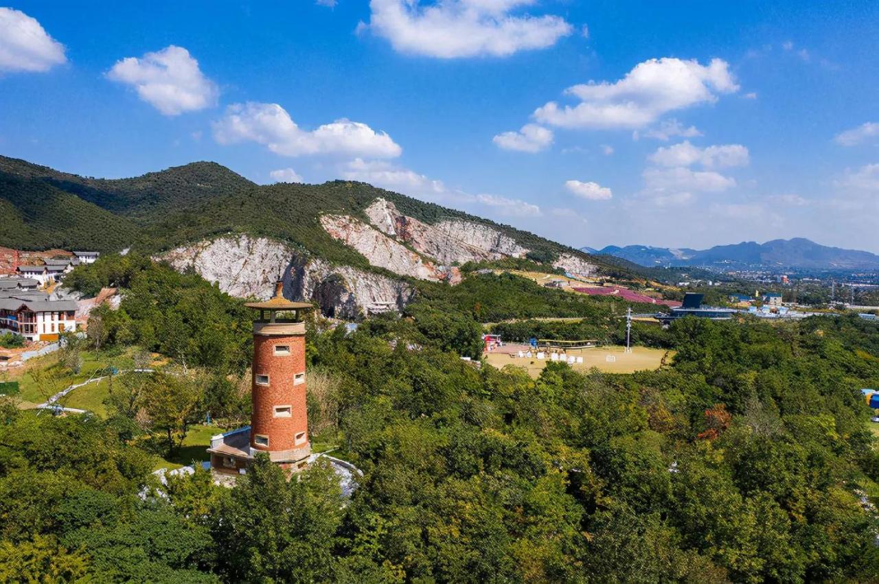 Hot Spring Travel Guide: Tangshan Hot Spring Tourist Resort