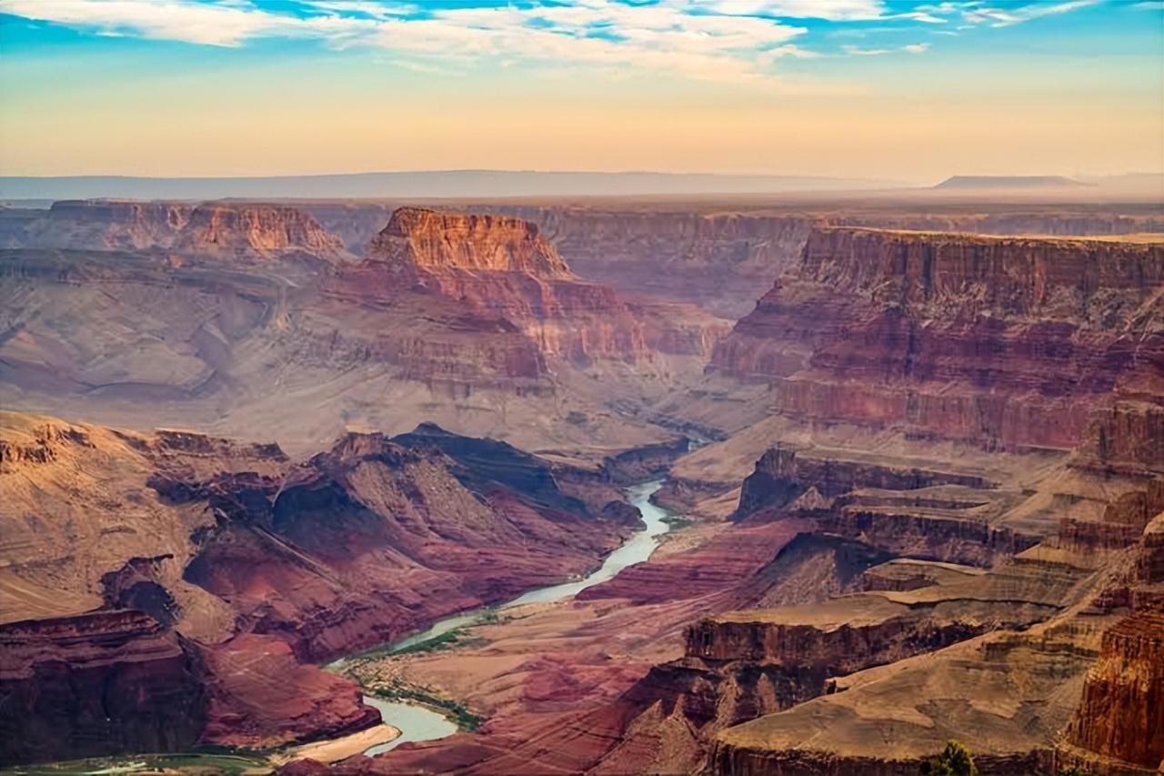 Famous US Attractions: The Top 10 Must-Visit Places in America - you can't say you've truly been to America without visiting these!