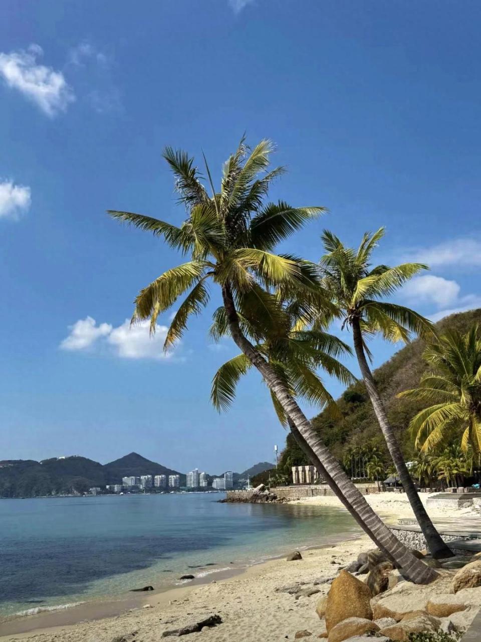 Tropical Islands: The 6 Most Beautiful Islands in the World, 2 of Which Are in China