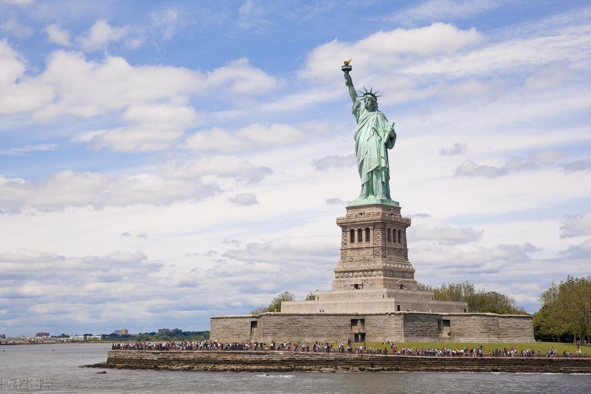 America's Most Beautiful Places: The Top 10 Famous Tourist Attractions