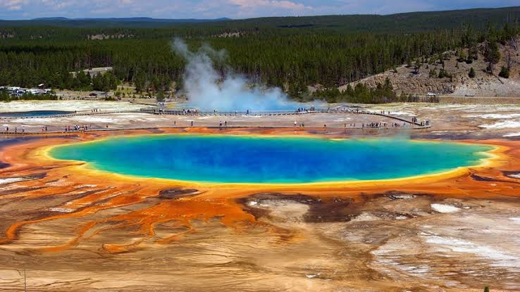 Famous US Attractions: The Top 10 Must-Visit Places in America - you can't say you've truly been to America without visiting these!