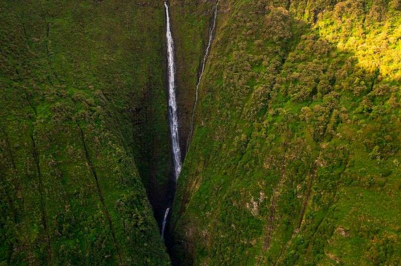 Hawaii Travel Vacation Guide 2025:10 Beautiful Places You Should Not Miss