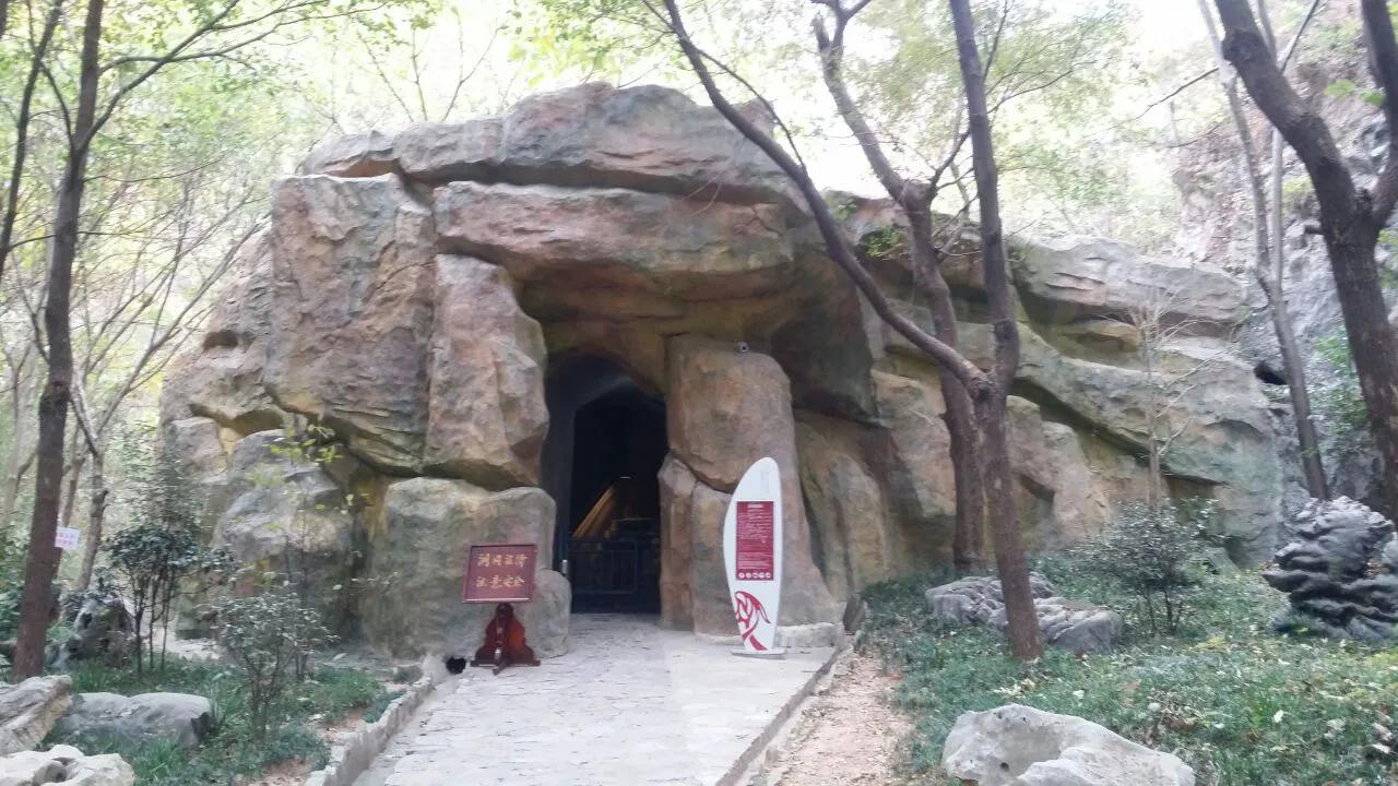 Hot Spring Travel Guide: Tangshan Hot Spring Tourist Resort